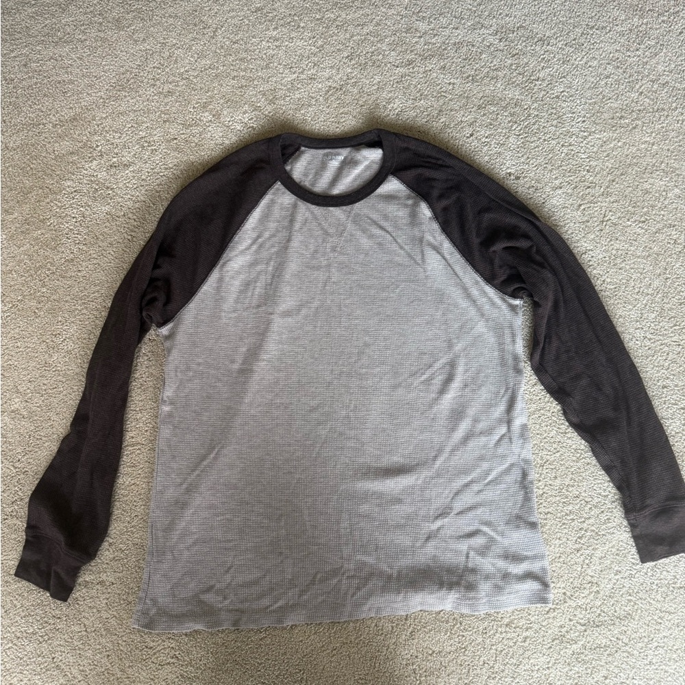 Old Navy Gray and Black Long Sleeve Raglan Tee